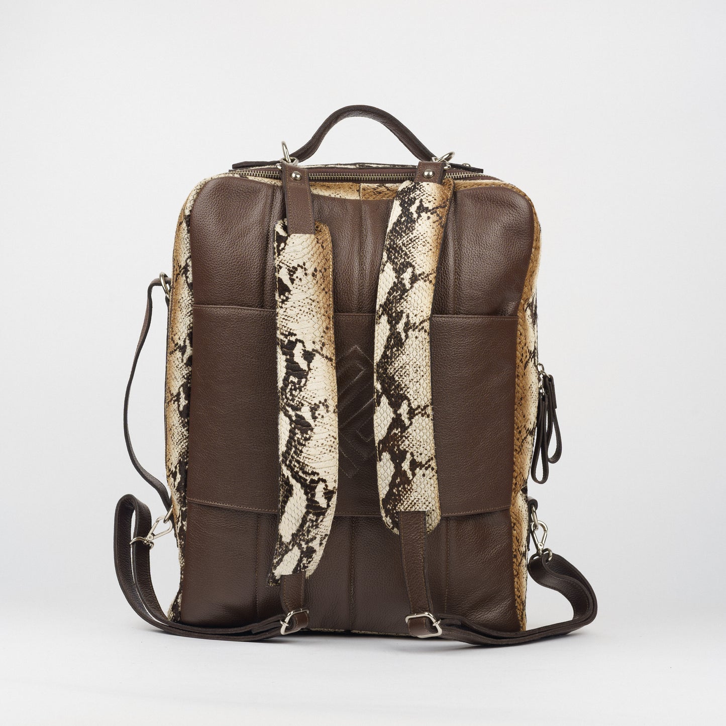 Mochila marron – animal print tipo piton