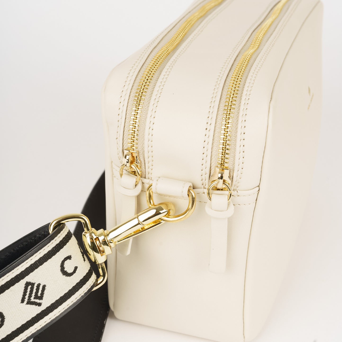 Mala em pele off white